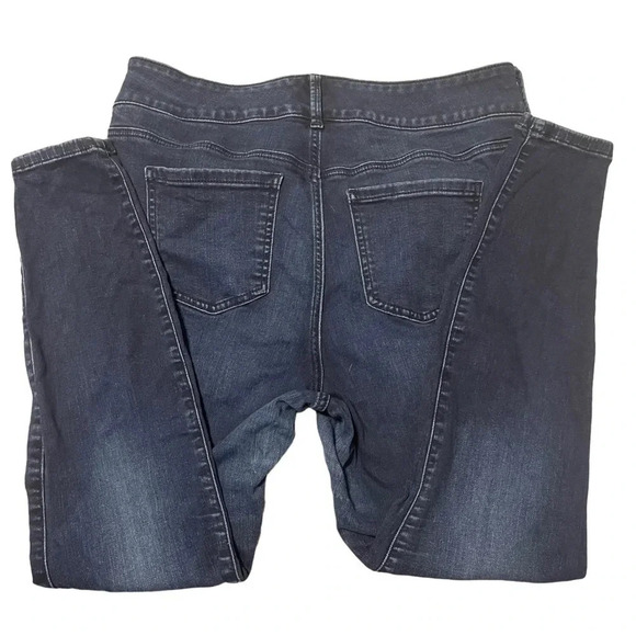 Torrid Jeggings - Super Stretch Dark Wash. Size 14R, 27" Inseam. Preloved - Picture 3 of 10